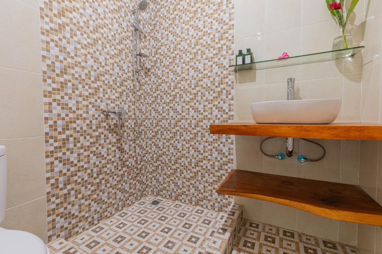 Candra Loka Studio & Apartment By The Loka Kerobokan Buitenkant foto