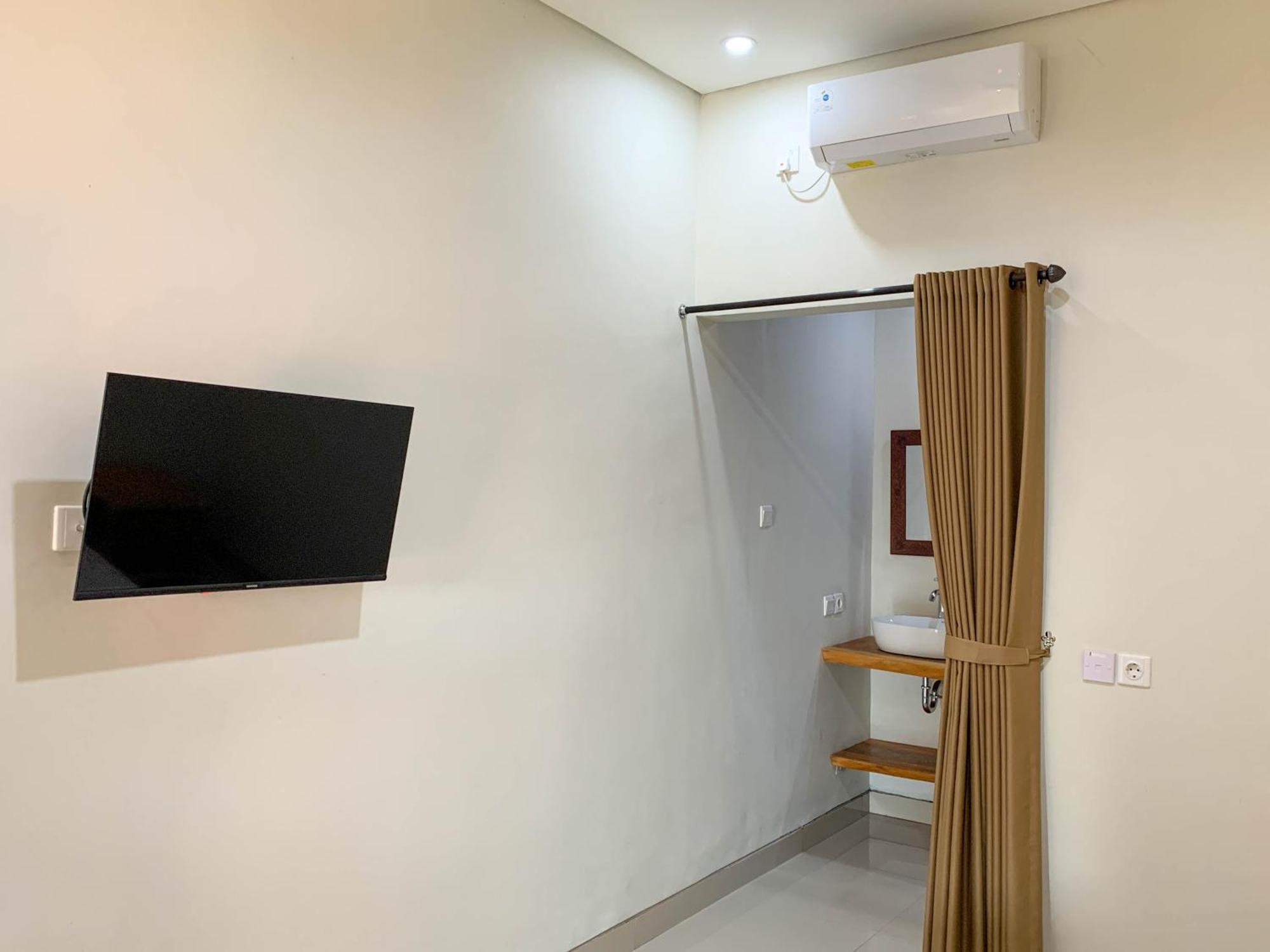 Candra Loka Studio & Apartment By The Loka Kerobokan Buitenkant foto