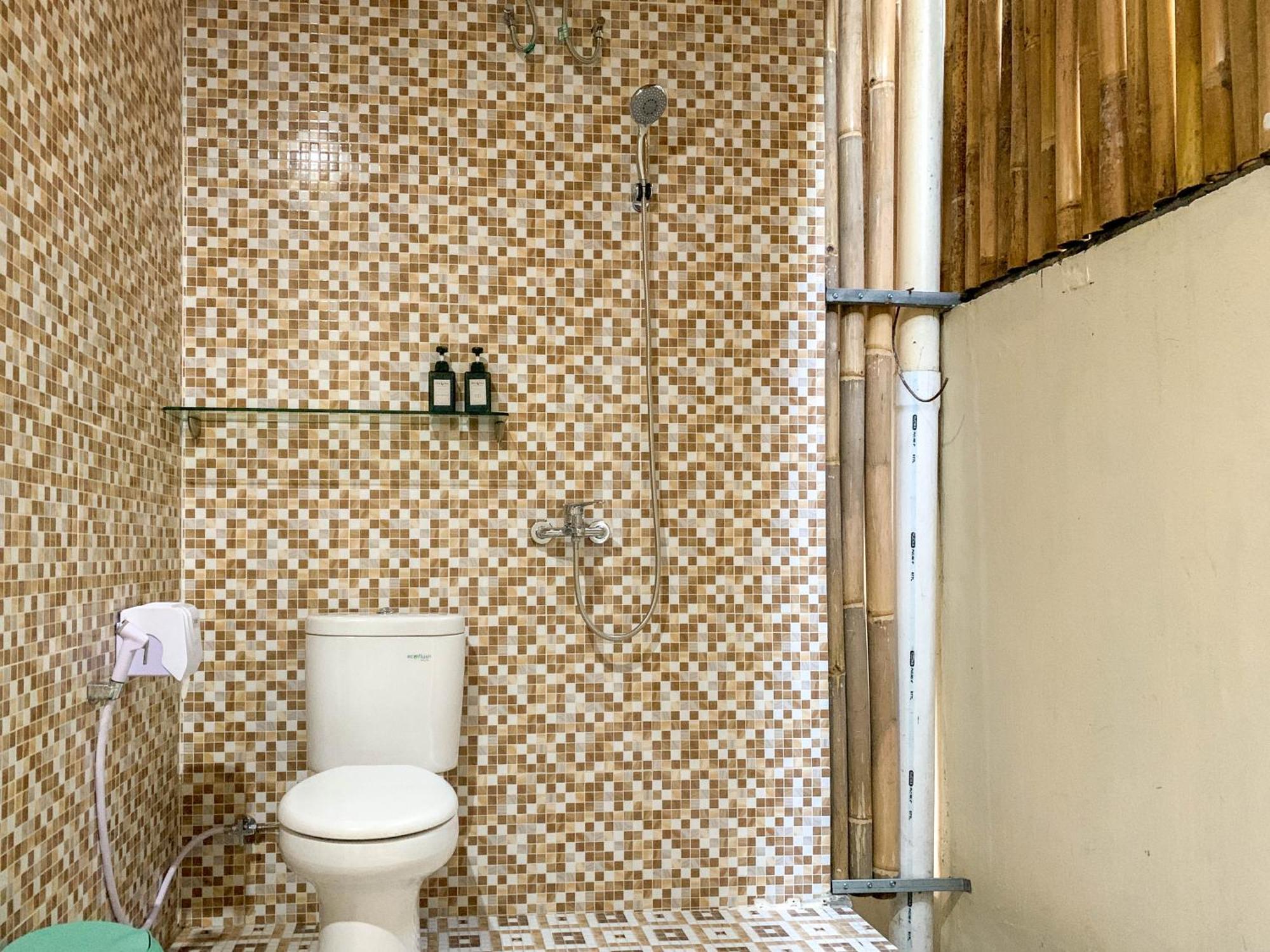 Candra Loka Studio & Apartment By The Loka Kerobokan Buitenkant foto